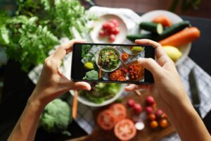 Food for thought: How your mindset can make healthy food more alluring on social media