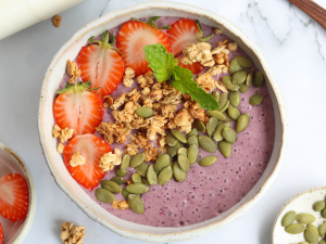 Soothing banana berry smoothie bowl