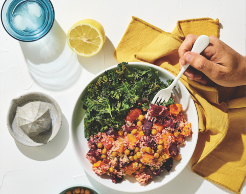 Coconut quinoa with pumpkin and kale crisps