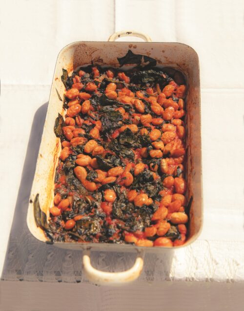 Gigantes me spanaki (Greek butter beans with spinach)