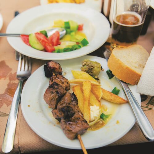 Hirino souvlaki (Pork skewers)