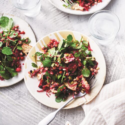 Quinoa and beetroot salad  with tempeh