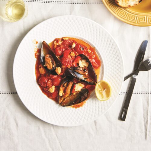 Mussel saganaki with red peppers (capsicum)